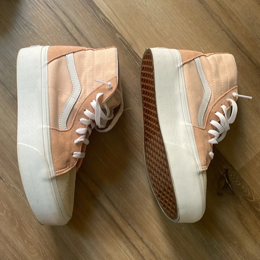 Platform vans - Picture 7 of 8